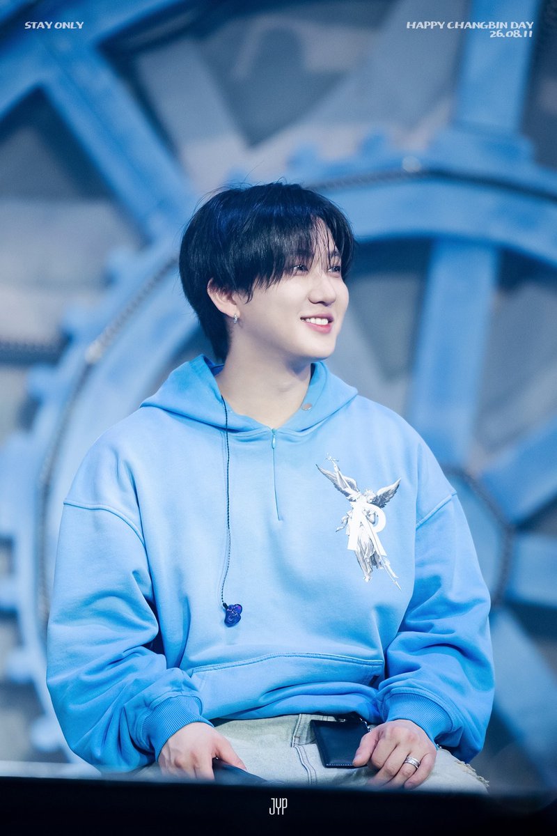 skzsfans's tweet photo. (2/2) https://t.co/i9rGpW7ogt