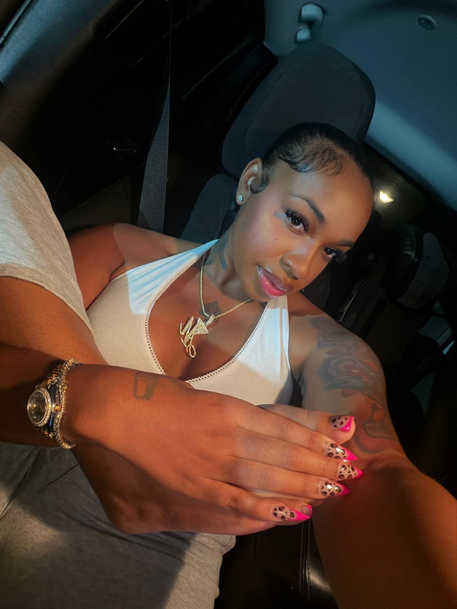 mzstargirly's tweet photo. car selfies 🫦🍒 https://t.co/3qyoCgPYVt