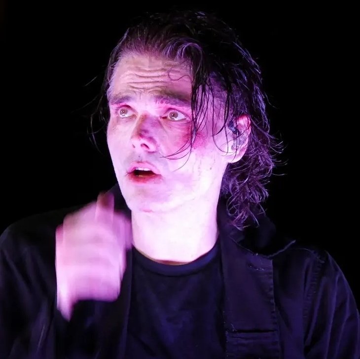 gerardwayeyes's tweet photo. https://t.co/eSW4zkwiAm