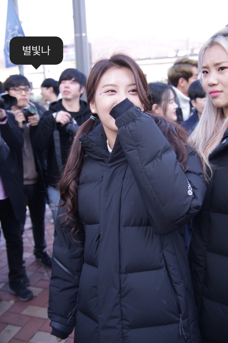 mmldfeed's tweet photo. — #AHIN #모모랜드 #MOMOLAND ★ https://t.co/EfxZFPsOcu