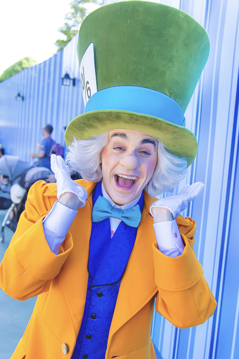pi__Disney's tweet photo. ハッター可愛かったんだ〜💚🎩 https://t.co/8L8RrAtjPt