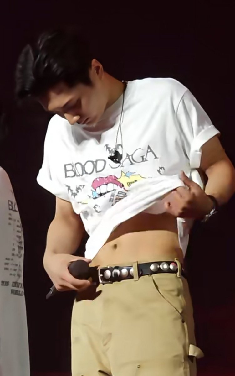 sunghoonus's tweet photo. let me. get a bite https://t.co/ytrSfzTDiY