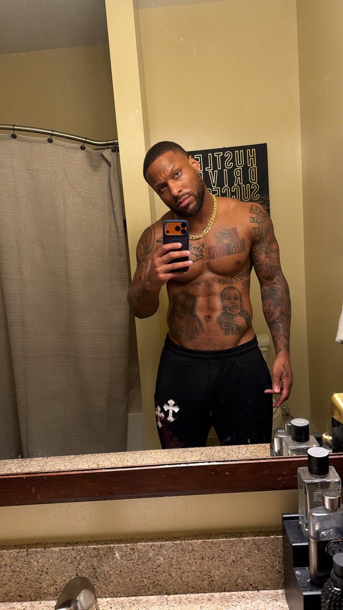 nsm__pedro's tweet photo. Jacked &amp; lean https://t.co/GUlO62tZkA