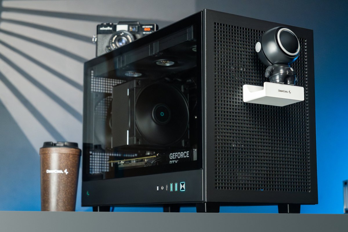 DeepCool_JAPAN's tweet photo. 小型PC好きにはたまらない、この組み合わせ。

#DeepCool #PCケース #自作PC #ゲーミングPC #CH260 #AK700VC https://t.co/iXPUU0SFng