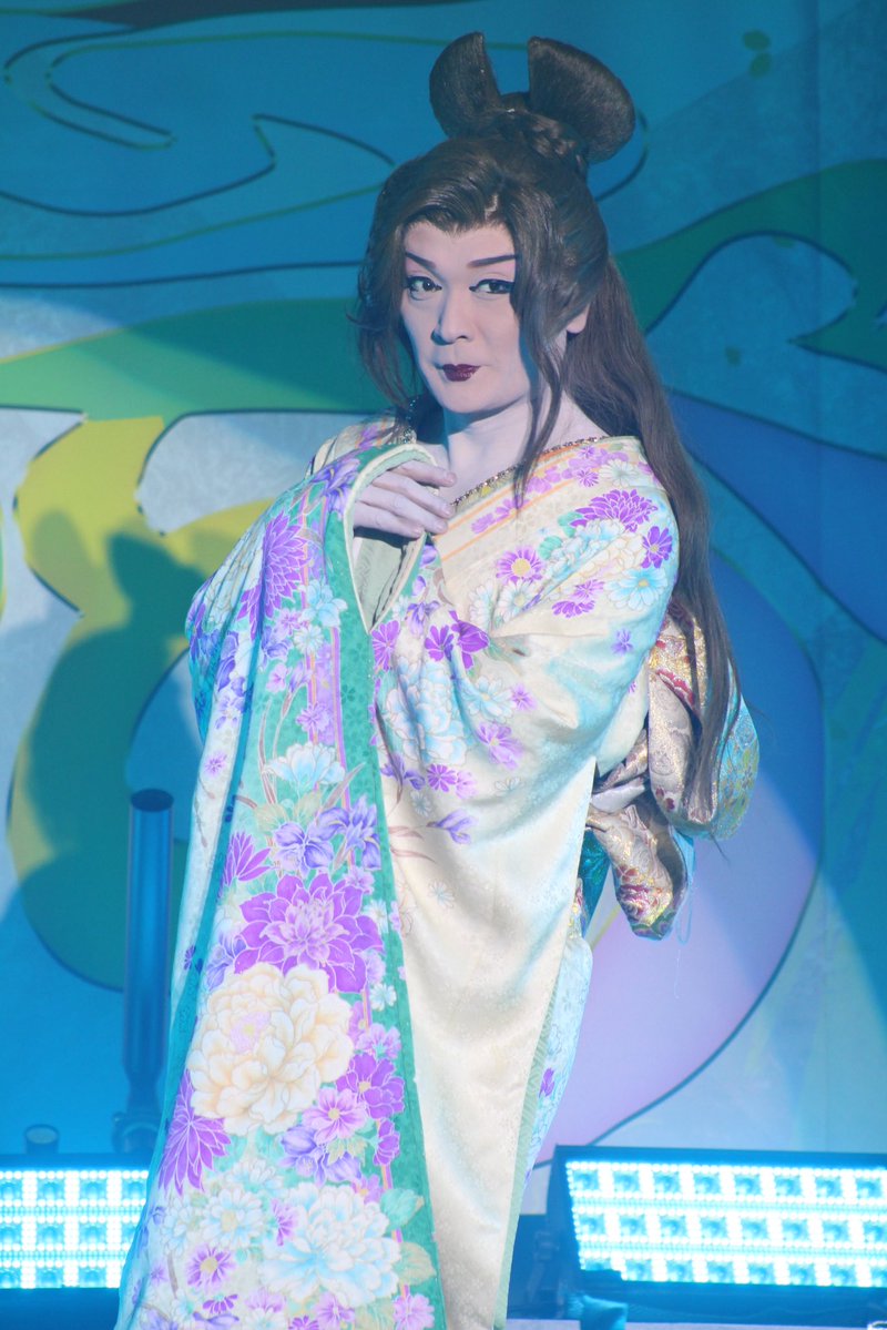 S2safk's tweet photo. 2026.8.5 夜の部

「華であれ」

#寿翔聖 #劇団寿 #高槻桜花劇場 #大衆演劇 https://t.co/FHZmCrnQKU