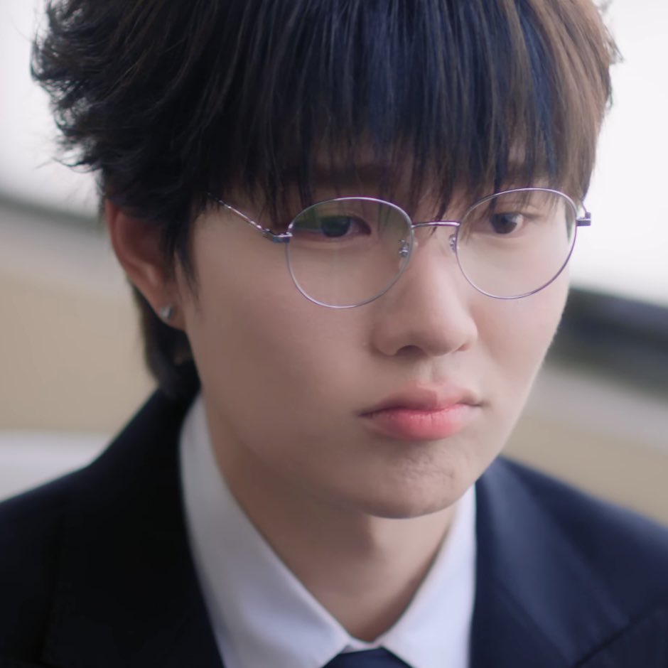 n0turchou's tweet photo. ลงมาทำภารกิจหงึ https://t.co/PsVhodjNQl