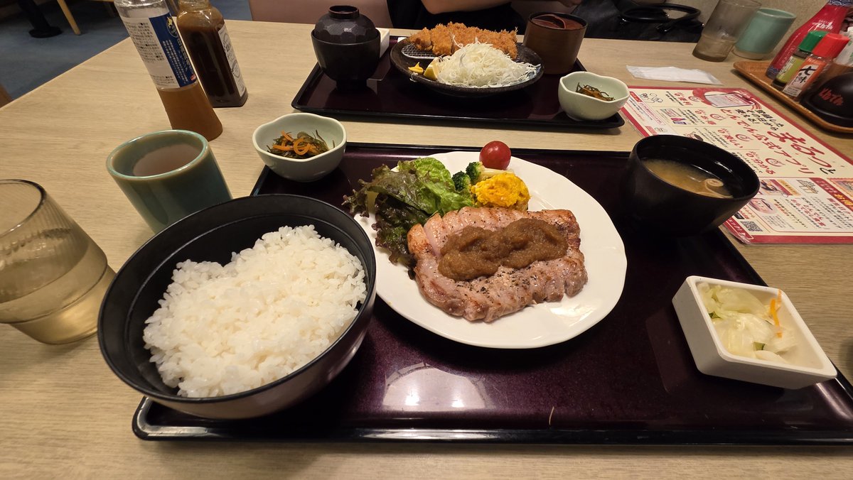 22nd_August_2nd's tweet photo. 噛み合ってくれればなーと思いつつ
美味い飯があれば気分は晴れるんだよなーと思いつつ https://t.co/reFCgEdnfx