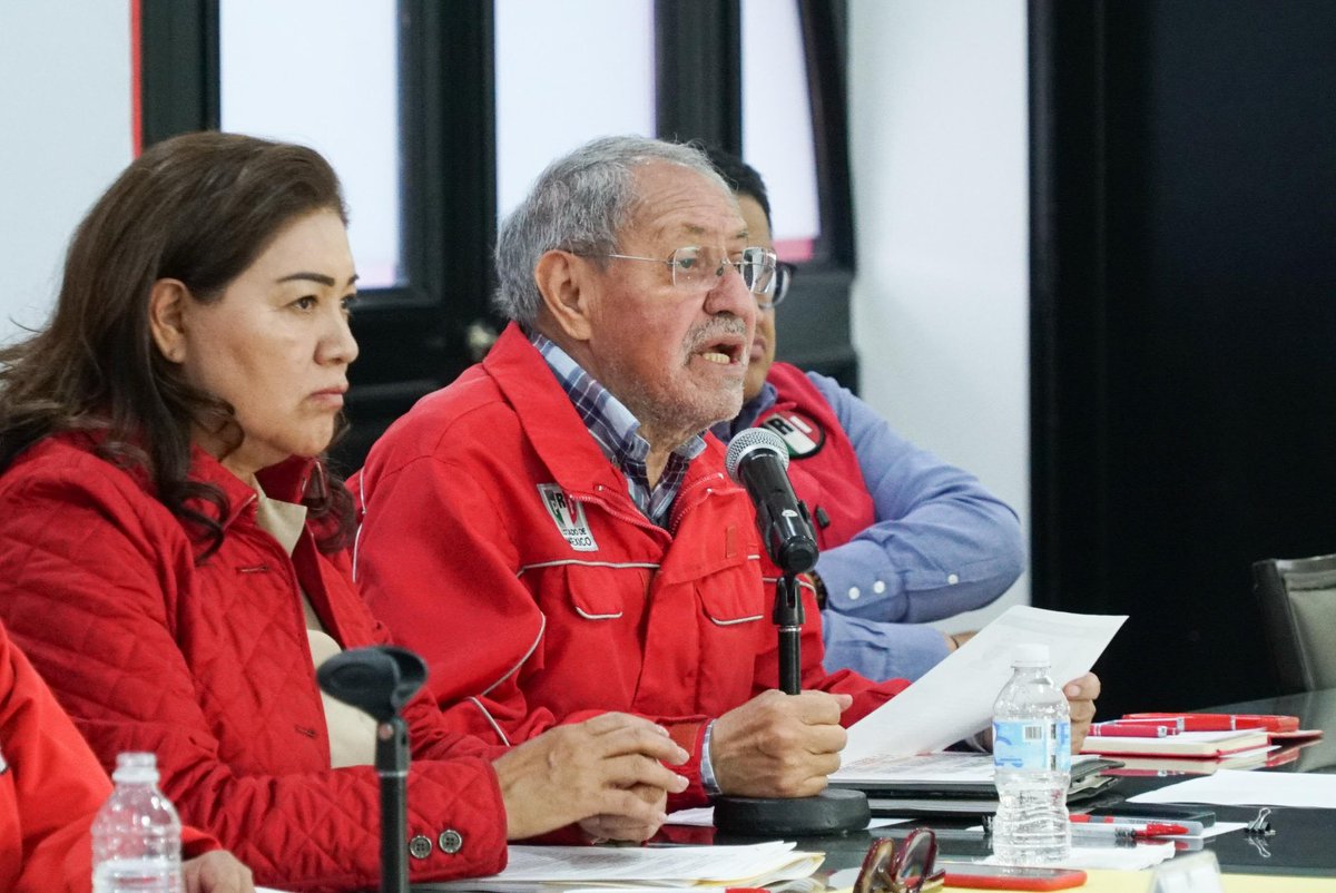 PRI_EDOMEX's tweet photo. Cada semana seguimos sumando trabajo, organización y rumbo. La coordinación permanente con nuestros comités municipales nos permite fortalecer al PRI desde donde realmente se construye, en el territorio.
Tenemos claro el reto y también la ruta.
#PRIEdomex
#FuerzaPRI https://t.co/S8NzGmZwrJ