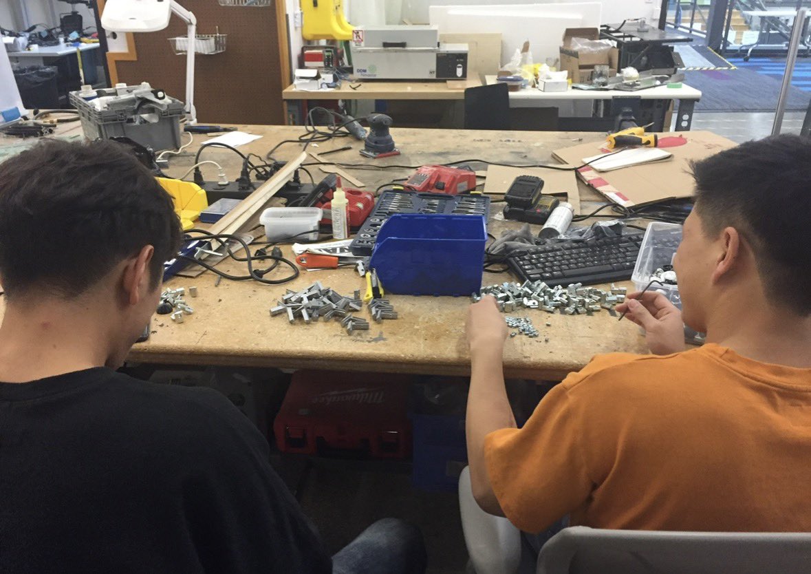sejunbuilds's tweet photo. Even after a few runs you still learn something new every time

my first assembly line at @UWVelocity and the latest! https://t.co/hUaKdu56Z5