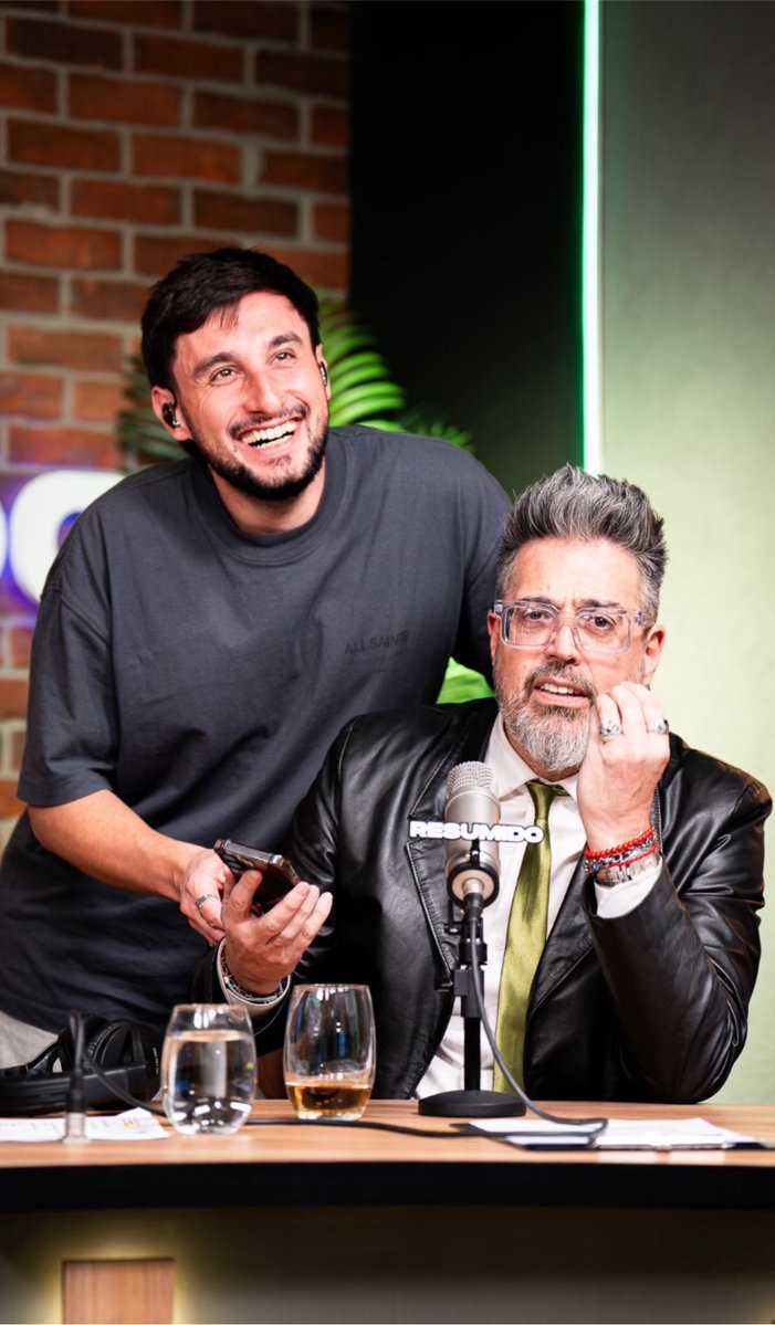 lferbosfl's tweet photo. Esta foto tiene contexto jsjsjsj 
Psdt. Marina tirando la buena desde s.t.o https://t.co/odVFiZH7Ff