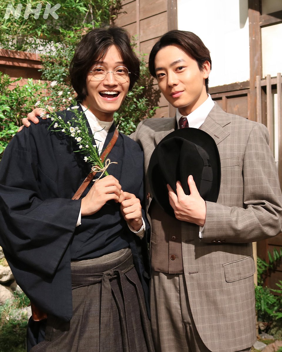 asadora_nhk's tweet photo. 恋のライバル、シマケンと横沢ですが、
本日のシーン後には、#佐野晶哉 さん、#井上祐貴 さんの
なかよしオフショット👍

この後、午後０：４５から再放送

👇二人のやりとりを見ていない方は
https://t.co/FhnbuVDEWF［見逃し配信中］

#朝ドラ #風薫る
#風薫るオフショット
https://t.co/EBvkopRBsV https://t.co/55dfCQ3GO1