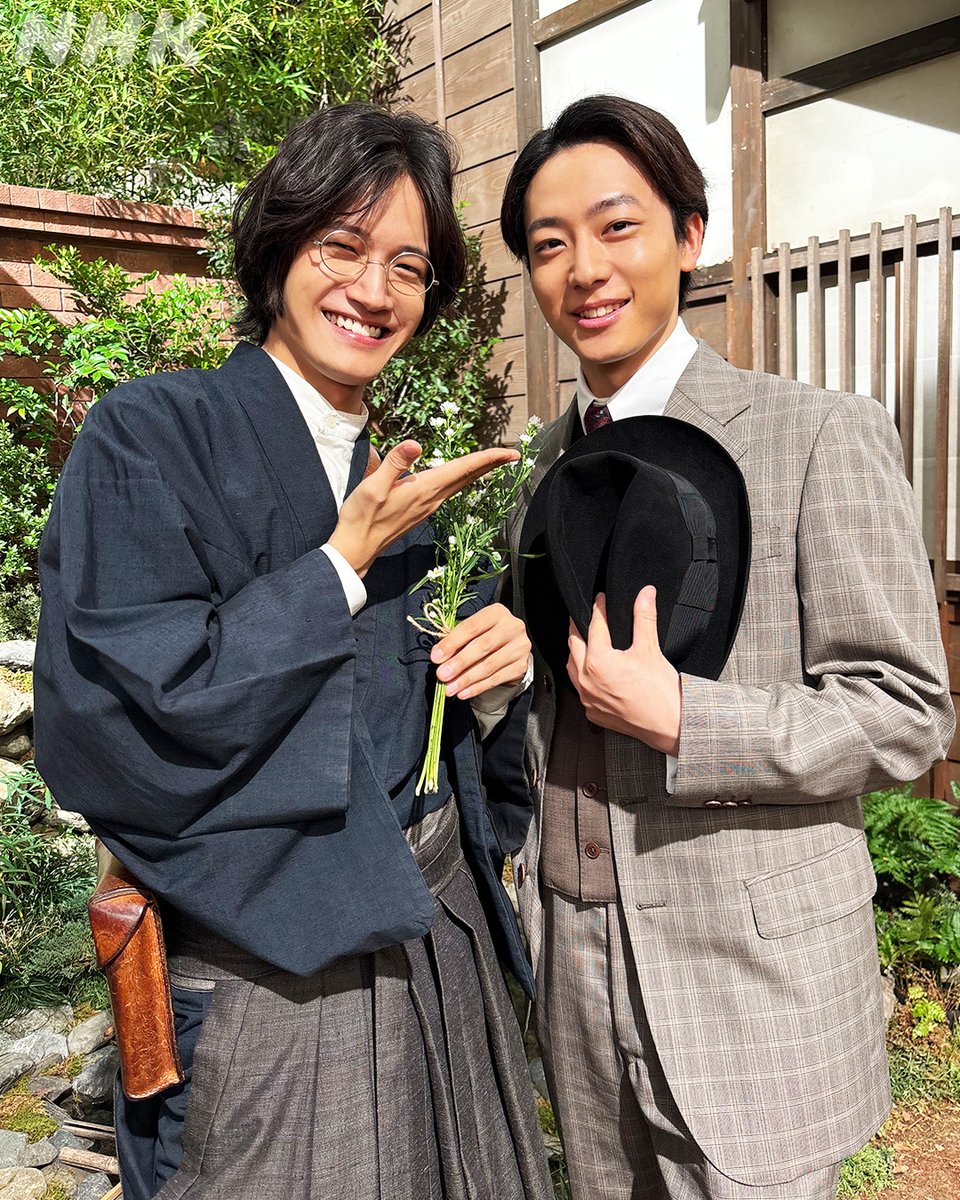 asadora_nhk's tweet photo. 恋のライバル、シマケンと横沢ですが、
本日のシーン後には、#佐野晶哉 さん、#井上祐貴 さんの
なかよしオフショット👍

この後、午後０：４５から再放送

👇二人のやりとりを見ていない方は
https://t.co/FhnbuVDEWF［見逃し配信中］

#朝ドラ #風薫る
#風薫るオフショット
https://t.co/EBvkopRBsV https://t.co/55dfCQ3GO1