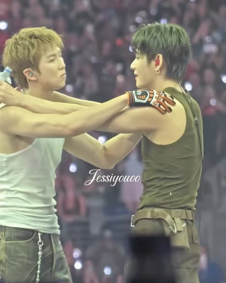 vjungist's tweet photo. why are we always interrupting something between them https://t.co/rbMx3x9Koq