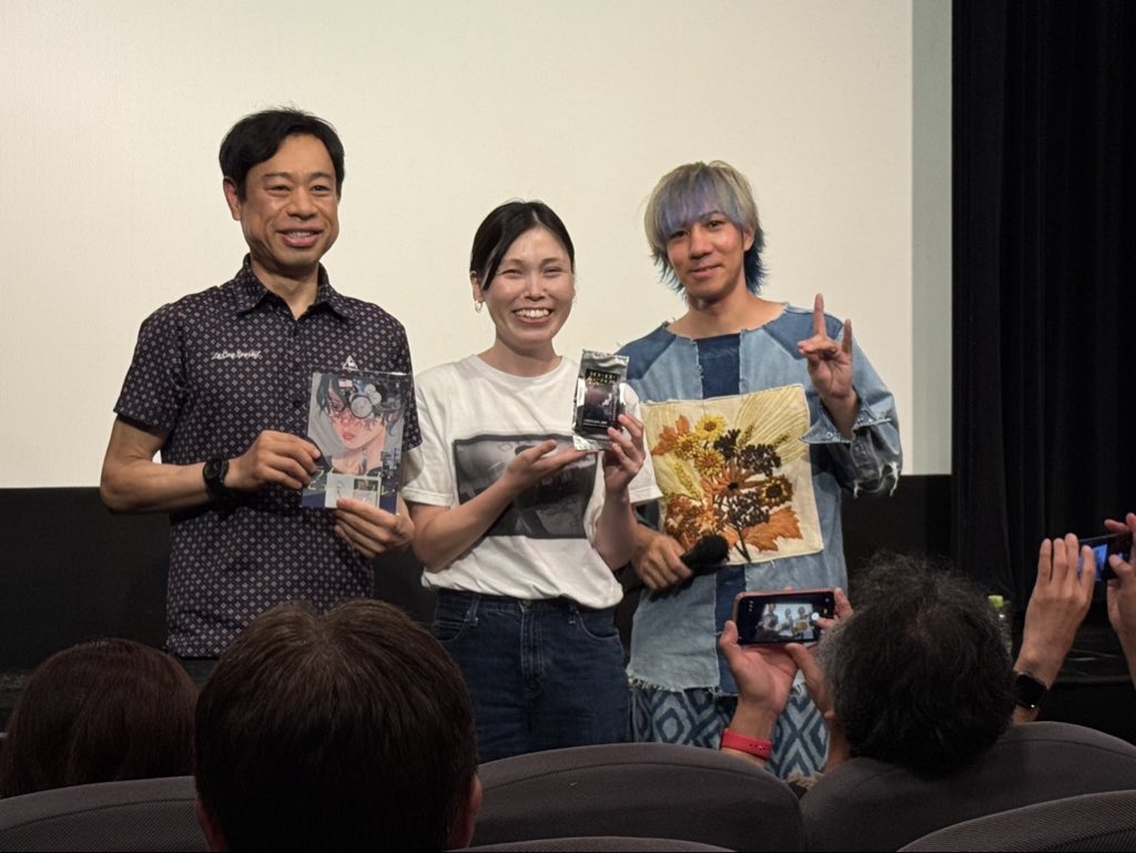 lifeisb2025's tweet photo. 昨晩は誠子さんをゲストに迎えてのトークイベントでした！
ご両親との別れを経て変化した人生観や吉本退所、京都移住のお話など‥映画と誠子さん自身の人生が重なり合うようなトークとなりました。

📣本日8/11(火)20:00〜上映
ぜひ #シネマスコーレ に！

オンライン予約👉
https://t.co/e6tOctBT0j https://t.co/ptok4pIVgN