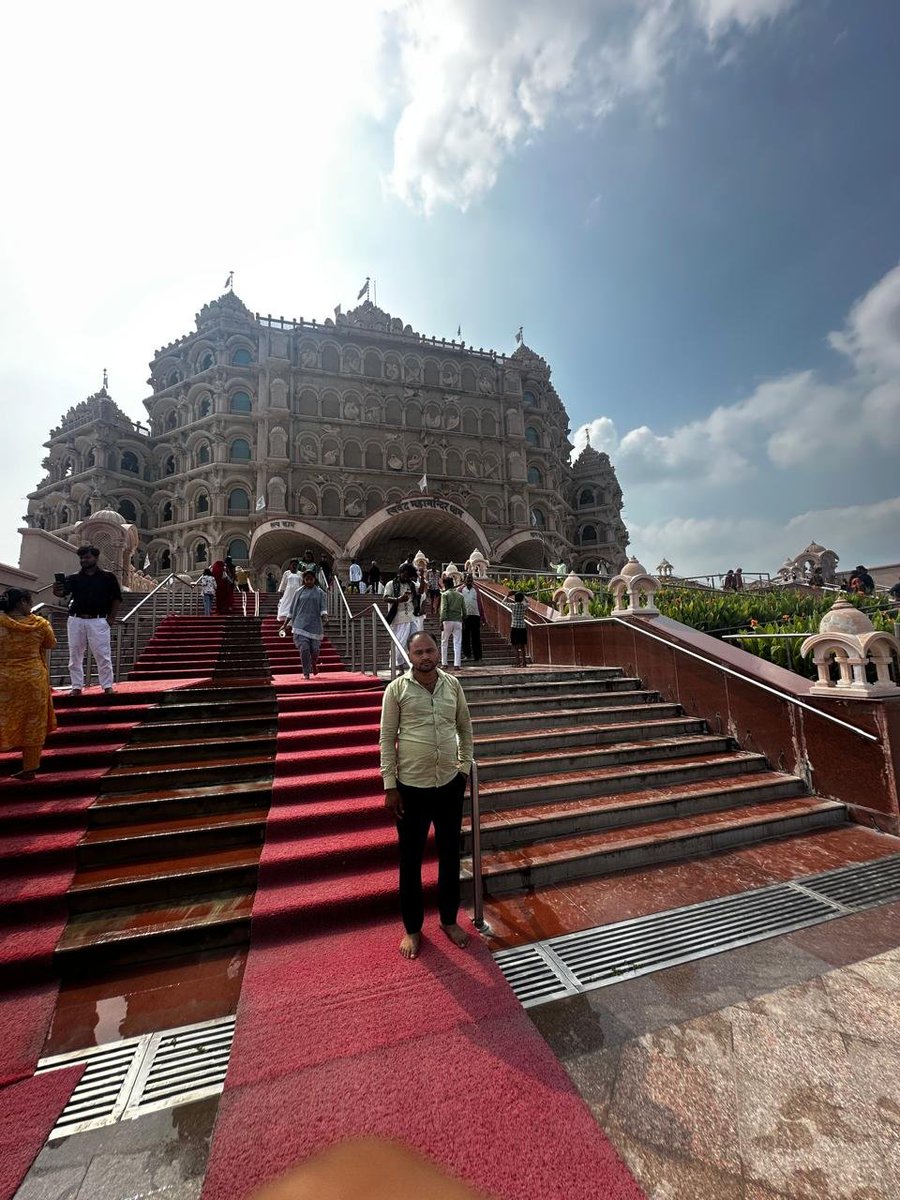svivek123bjp's tweet photo. सावन के पवित्र मास में महादेव के नगर काशी विश्वनाथ और मार्कण्डेय महादेव आदि शक्ति पीठ मां विंध्याचल धाम का दर्शन करने का सौभाग्य प्राप्त हुआ।। https://t.co/pu9w23lttM