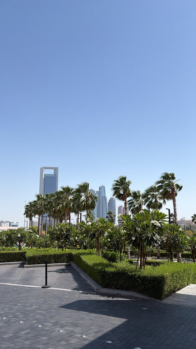 x_uae71's tweet photo. صباح الخير من أبوظبي 🤍
لو كنت رئيس  لهيئة الدواء الأمريكية الـFDA 
اول  قرار إن “العلاج يبدأ من زيارة أبوظبي” 🇦🇪

الحمدلله على أبوظبي 🤍 https://t.co/RamOGHX7Gn
