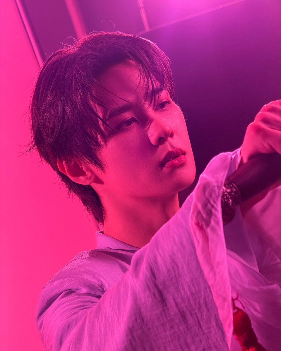 WayV_official's tweet photo. Game on.

EVERYTHING, ALL AT ONCE, NEO
https://t.co/K8oziWjjLn 

#WayV #鸢 #KUN
#WayV_VisionWings
#NCT_10TH_ANNIVERSARY https://t.co/k64LspHHsF