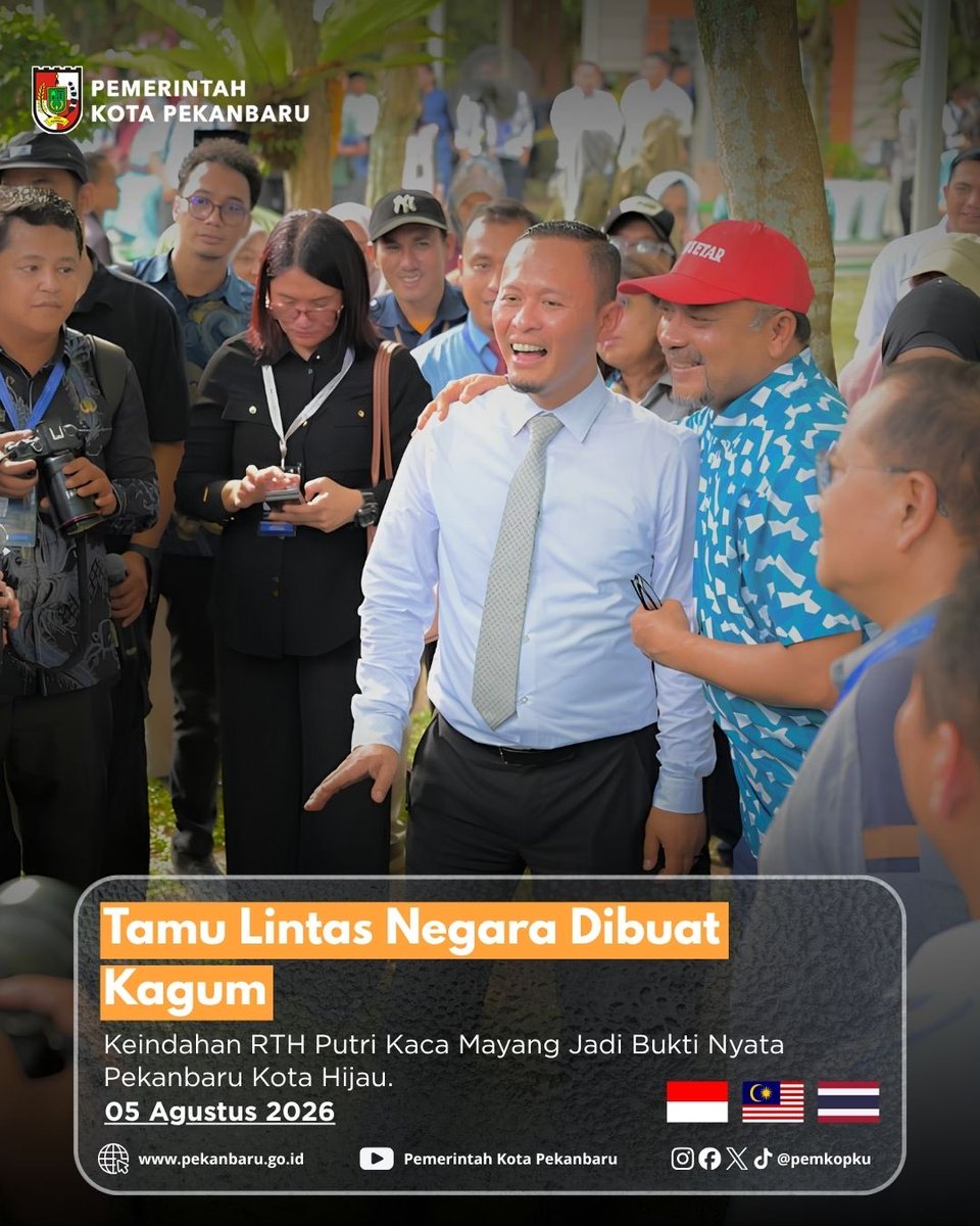 pemkopku's tweet photo. PEKANBARU - Penerapan konsep kota hijau atau green city di Ruang Terbuka Hijau (RTH) Putri Kaca Mayang, Jalan Jenderal Sudirman, sukses menarik apresiasi tinggi dari para delegasi tiga negara dalam rangkaian pertemuan GCMC IMT-GT ke-9. https://t.co/isKrvnfwgQ