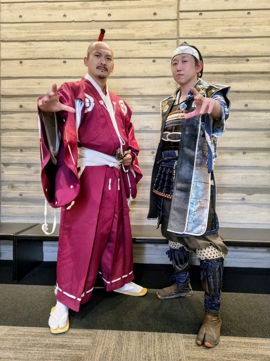 nagaokakyobusho's tweet photo. 光秀じゃ
#大阪お城フェス おもひで①
月代のお姿の信長様とお会い出来申した
実に似合うておられまする✨
楽しく？？お話も致して有意義な時と相成り申した

もっとゆるりと話す機会がほしゅうございますなぁ

#名古屋おもてなし武将隊(@nagoyabushotai )
#織田信長 様(@nobunagaoda0512 )
#明智光秀 https://t.co/QstlkUYCGq