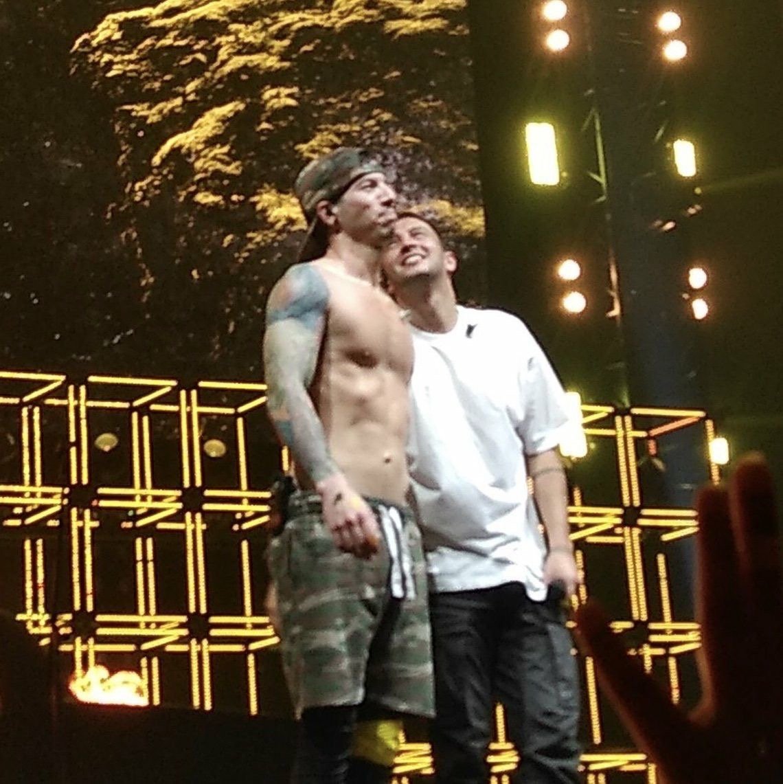 hourlyrpf's tweet photo. ᯓ✮⋆ The RPF ship of the hour is..
"Jenshler" (Tyler Joseph x Josh Dun x Jenna Joseph) from Twenty One Pilots!

"tyler joseph is really greedy"
Submitted by anon https://t.co/nPZZXgbKwE