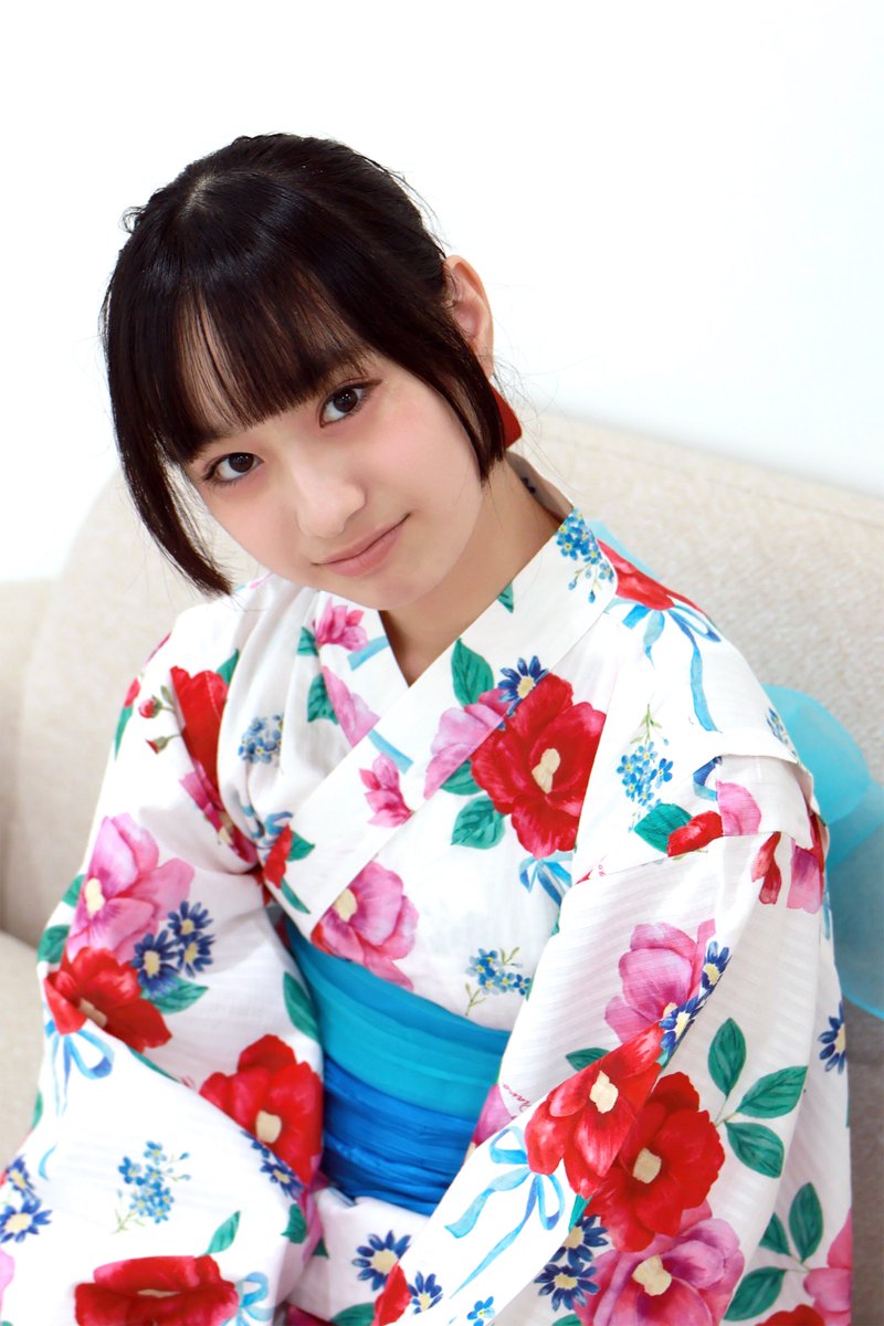 E_31773's tweet photo. 26.08.09
DIANNAプロジェクト浴衣撮影会in名古屋

なで肩・色白・綺麗な黒髪、まさに大和撫子。
#宮田涼花 #MERUCHU #Yuzuriri https://t.co/dfQ9dldAkF