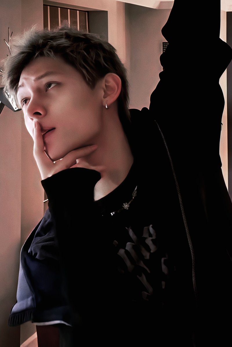 seonghyecon's tweet photo. Spider-James 🕸 https://t.co/cDsTgVX3YV