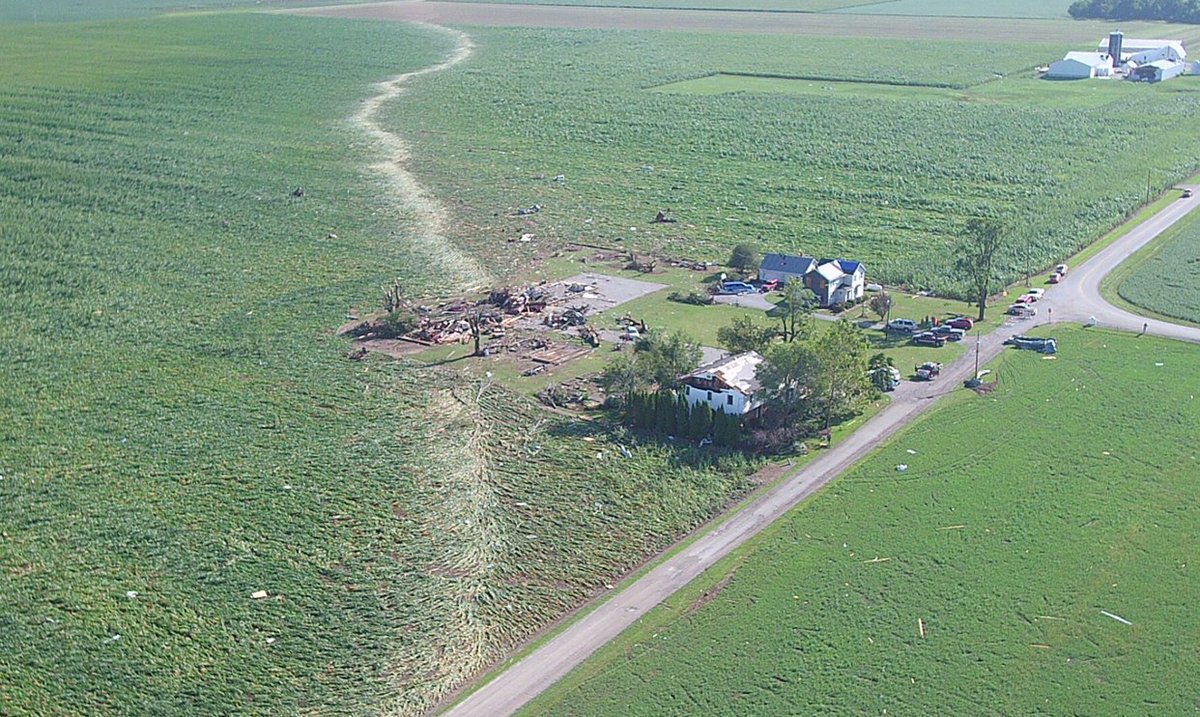 weather_history's tweet photo. August 24, 2016:

A "surprise" outbreak (the SPC did not have a tornado risk in-place until the event was ongoing) impacted several Midwestern states and southern Ontario. Two dozen twisters were confirmed, the strongest of which was a pair of EF3s in Indiana.

#wxhistory https://t.co/hGftbGa032