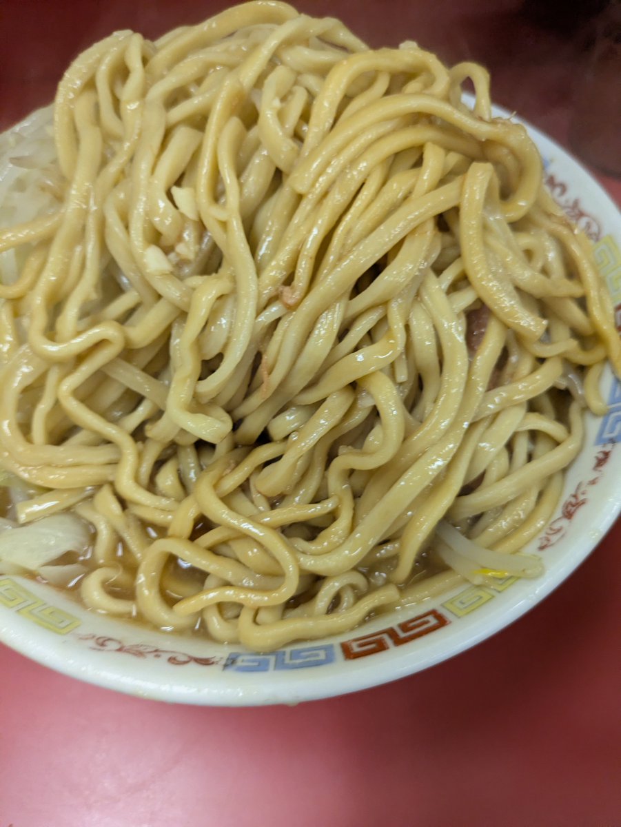 passo_1stEd's tweet photo. ラーメン二郎ひばりヶ丘駅前店
大ラーメン
初訪問。
誕生日は特別な一杯を
作っている所作も美しいですね
プリパツな麺うますぎて...🥹
麺量は控えめにされてそうだけど大満足☺️
待ちも少なくてよかった https://t.co/g9GyKFLjvb