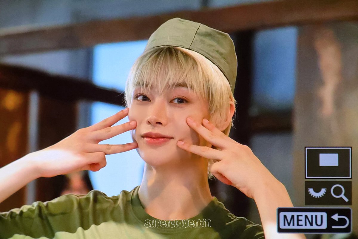 supercloverbin's tweet photo. 260811 카페에 고양이 잇어두 됨?? 🐱

#한빈 #HANBIN #ハンビン #템페스트 #TEMPEST https://t.co/EjFsQKMTDl
