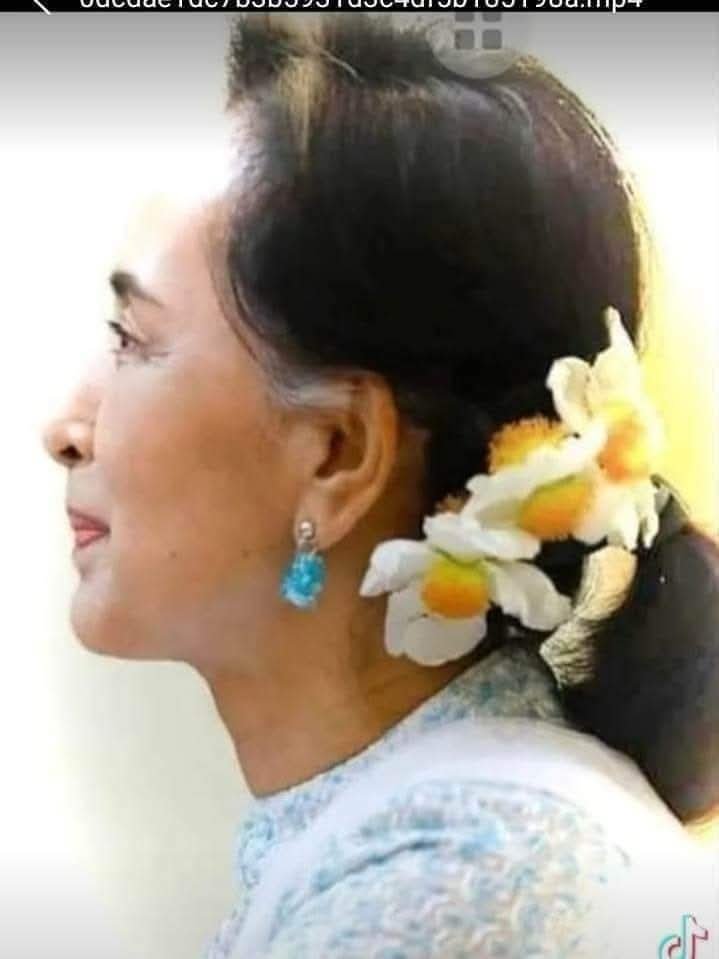 htartha76128693's tweet photo. အမေနှင့်အတူ..
မြန်မာပြည်သူပြည်သားများ ကျရောက်နေဆဲ အန္တရာယ်အမျိုးမျိုးမှ အမြန်လွတ်မြောက်ကြပါစေ🙏
(ပြန်ဆုံမည့်ရက်အာရုဏ်တက်ကိုအသက်ဆွဲဆန့်ကြိုနိုင်ကြပါစေ)
**********🍒🍒🍒🍒***********
#2026August11
#WhatsHappeningInMyanmar
#WheralessShe
#FreeAungSanSuuKyi
#SpringRevolution https://t.co/nCxEcjZoKb