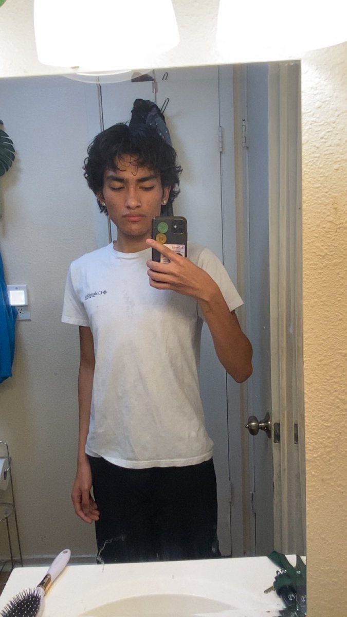 prettyboyhtx08's tweet photo. 🌚 #htx #teen #tx #gay #mlm #femboy https://t.co/XG4aZO430L