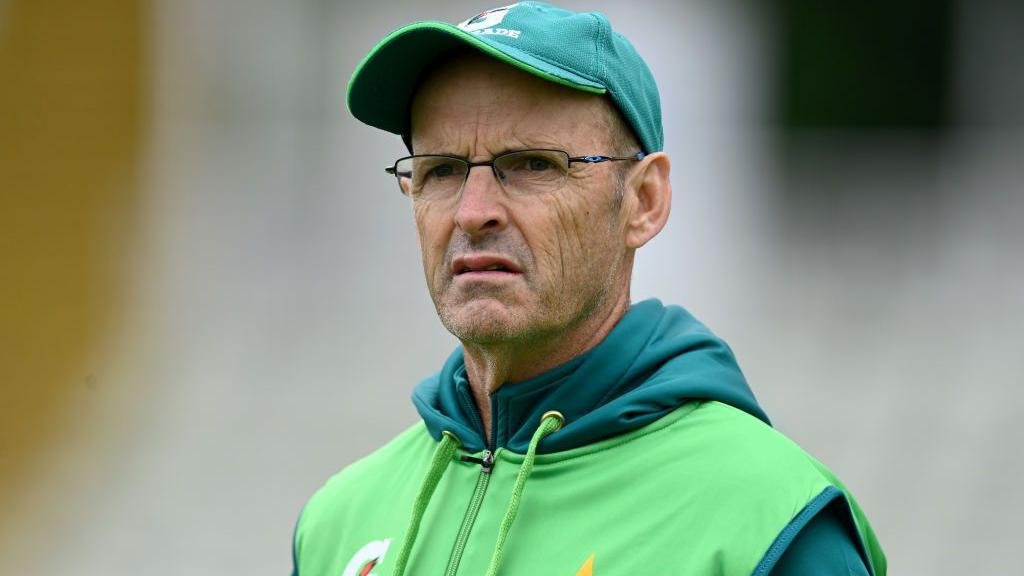Cric_Venky's tweet photo. Former India Coach Draws Up Strategies Against Team India
Gary Kirsten now finds himself in a situation where he has to devise strategies against the same Indian team after becoming Sri Lanka's head coach.
#INDvsSL #TestMatch #Cricket #BCCI #Teamindia https://t.co/2xC26jcQ0X