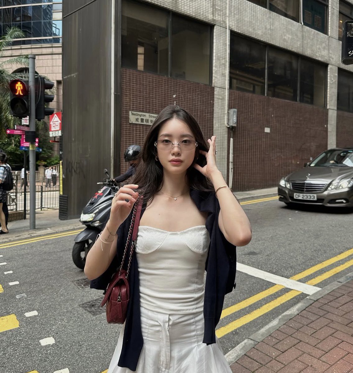 ploygoodluck's tweet photo. คือใครไม่รู้รู้แค่ว่า หมวย สวยมากพี่ถาได้คนสวยเข้าค่ายมาเพิ่มอีก 1 คน แล้วหน้าเก๋มากจริงๆไปส่องไอจีมาถ่ายมุมไหนก็สวยไปหมดเลย https://t.co/caQ1jvx79P