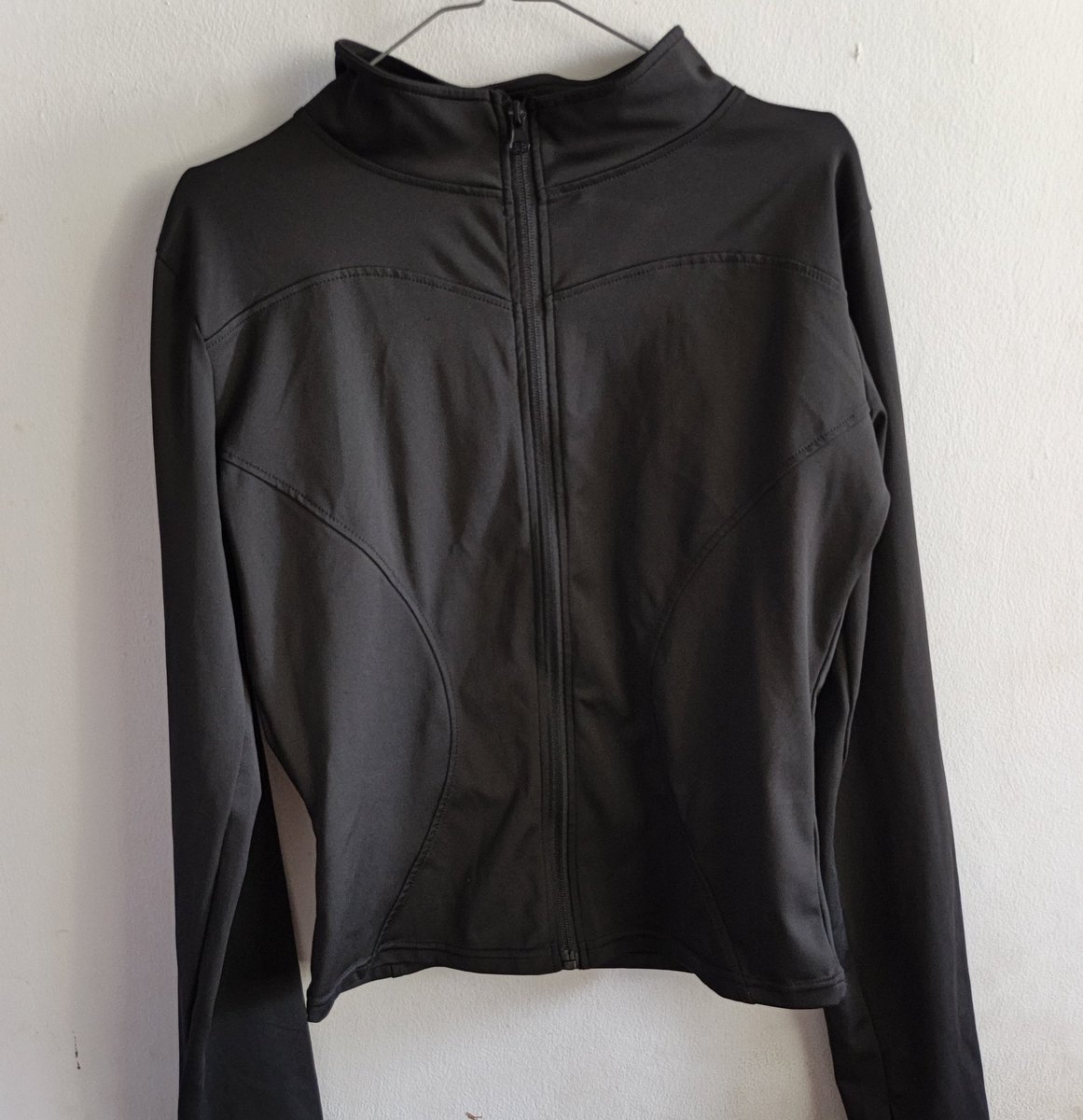 julikesos2's tweet photo. Jaket uv reytorrm sold ❌ https://t.co/aTd3uwOw4H