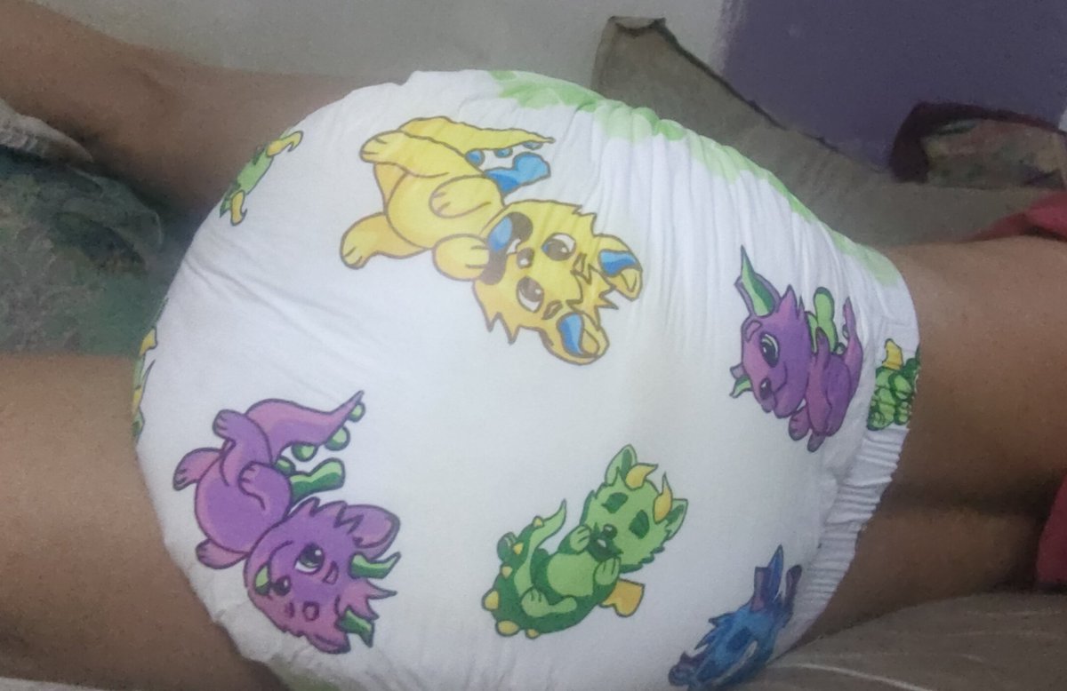 CodPamps's tweet photo. Nothing beats waking up to a full diapers 😆, I-I mean... What's the point waking up to pee when you could do it on your bed, and even... In your sleep... Right? 😅 https://t.co/7JTgsDWJhb