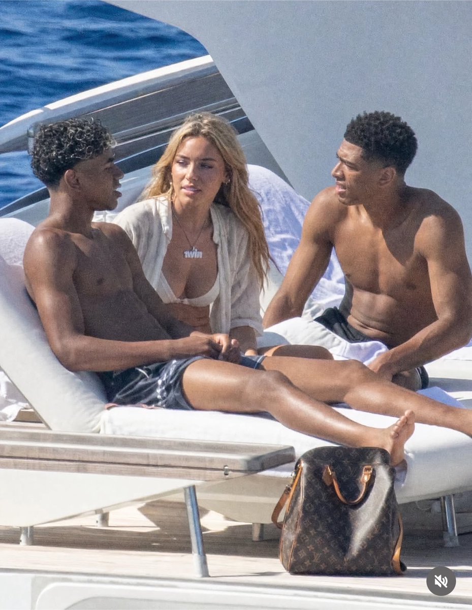 BahityaRonaldo's tweet photo. Jude Bellingham with Lamine Yamal spotted together on a vacation ❤️ https://t.co/XNGcHK90zX