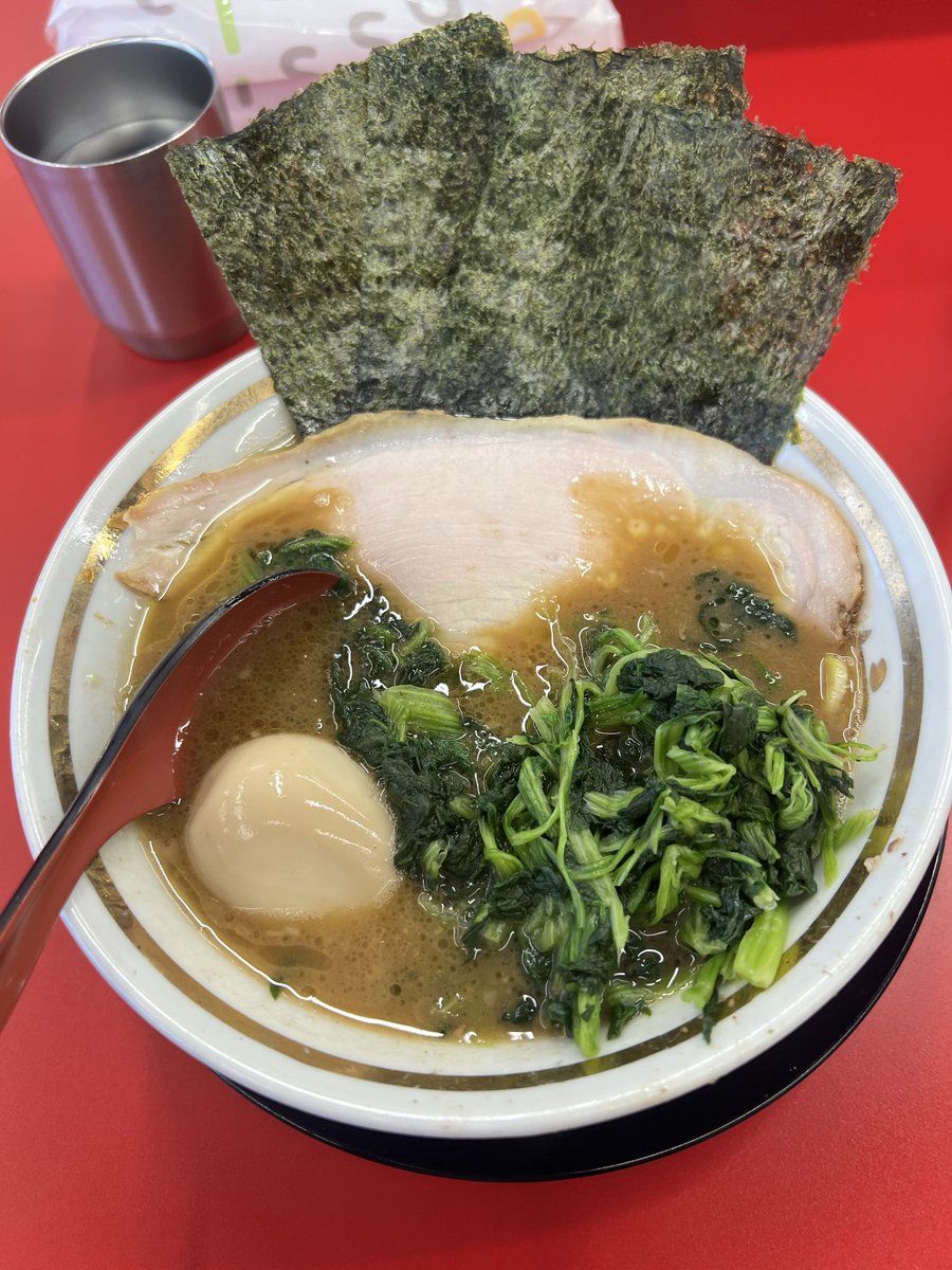junkoooon9's tweet photo. 栗饅頭先輩と！！
美味しかったです！！
#との丸家 https://t.co/5ZfBnDOvmu