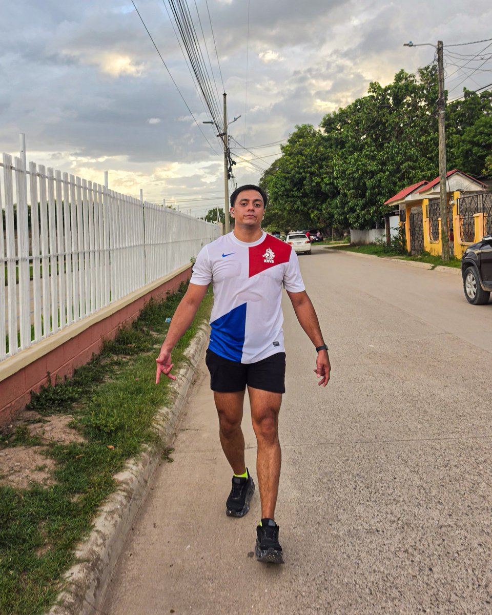 lalo21557's tweet photo. #RUNNING https://t.co/as7jZNfq2K