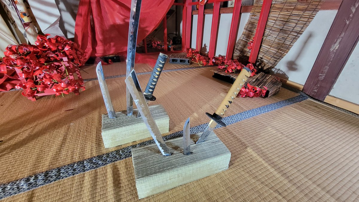 happinyass's tweet photo. 🦭新しく物騒な小道具を追加致しました🔪
※金属刀を切断してありますので取り扱いにはご注意をお願いします🙇⤵️
後日血糊付きのものを1つ追加予定です https://t.co/N8aQHogaiA