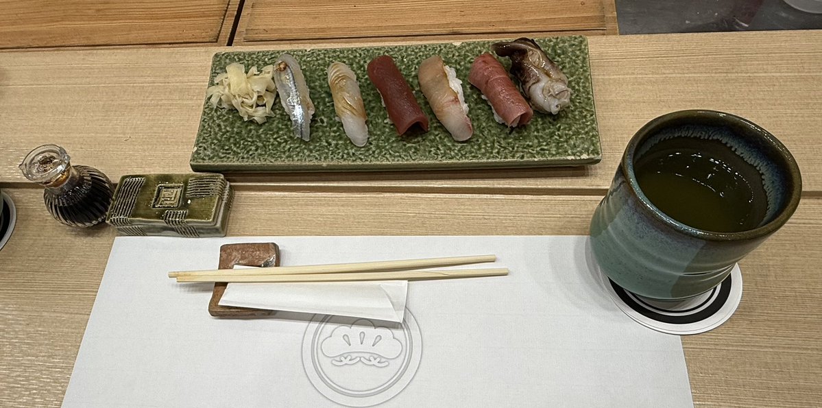 lucent_____'s tweet photo. 最近寿司ばっか食べてるな笑 https://t.co/miav4f1mg0
