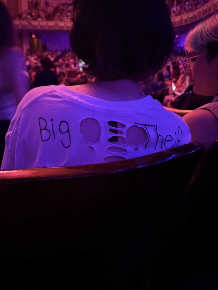 bugk1t's tweet photo. and this shirt made me giggle https://t.co/XPgVzfFguH