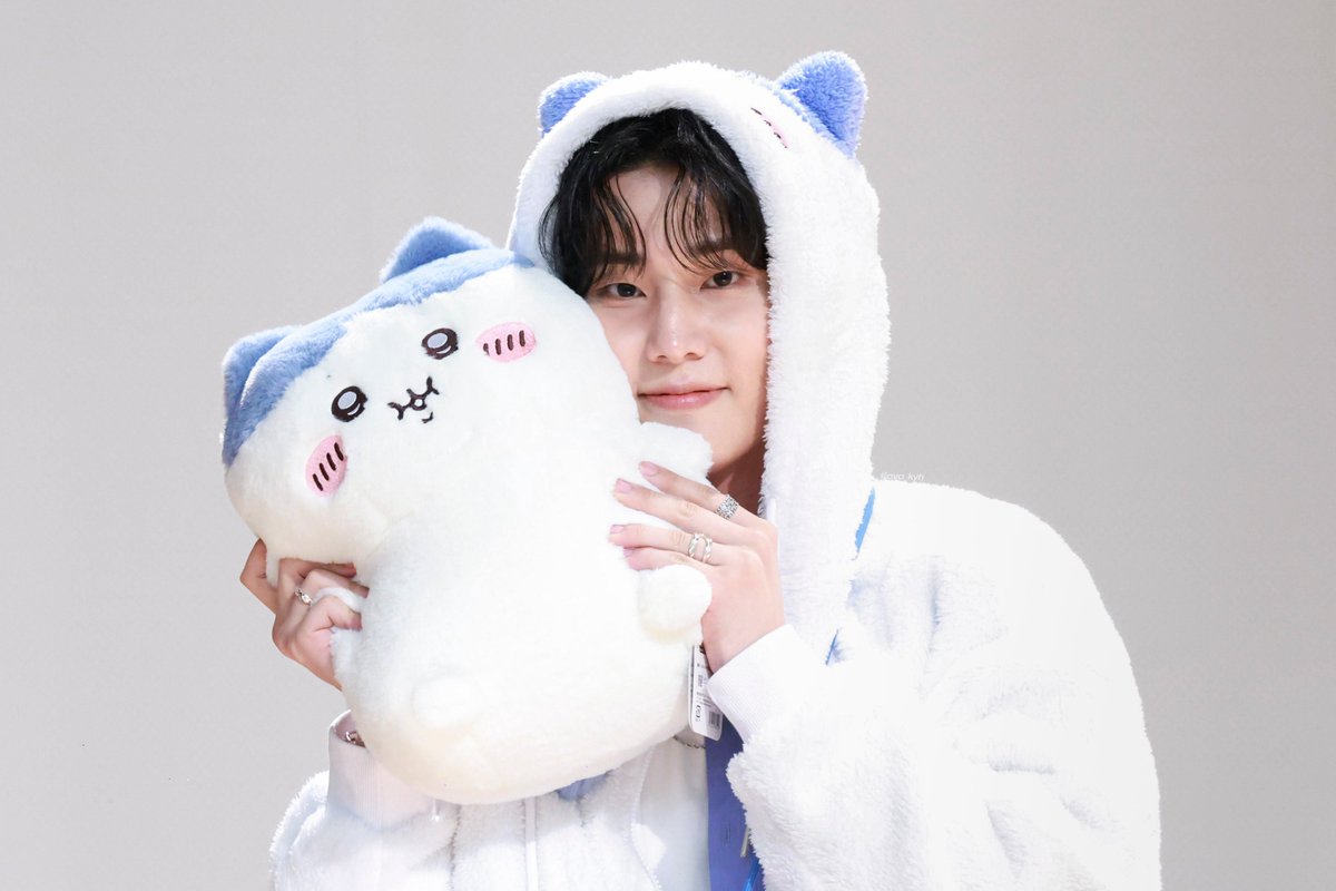 ovo_kyh's tweet photo. 260801 뮤직플랜트
와압
#영케이 https://t.co/0Bzr6CGVzG