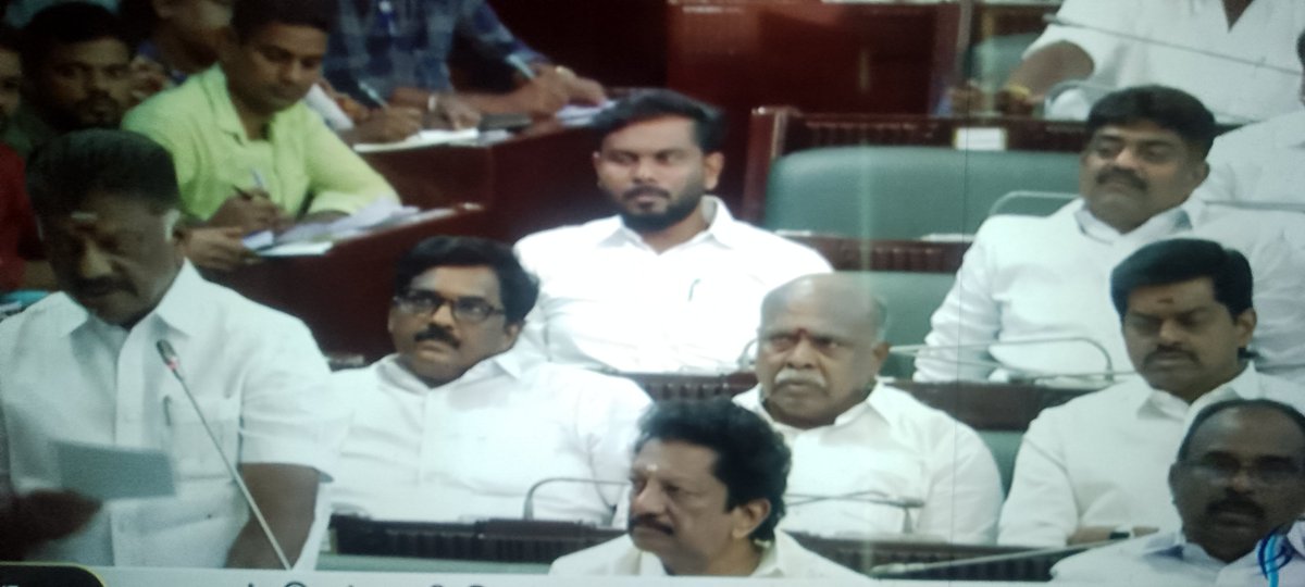 mathairoys's tweet photo. எங்க தொகுதி சட்ட மன்ற உறுப்பினர் உயர் திரு கடகரைராஜ் அவர்கள் dmk🌄🌄🌄 https://t.co/6H9QcScY51
