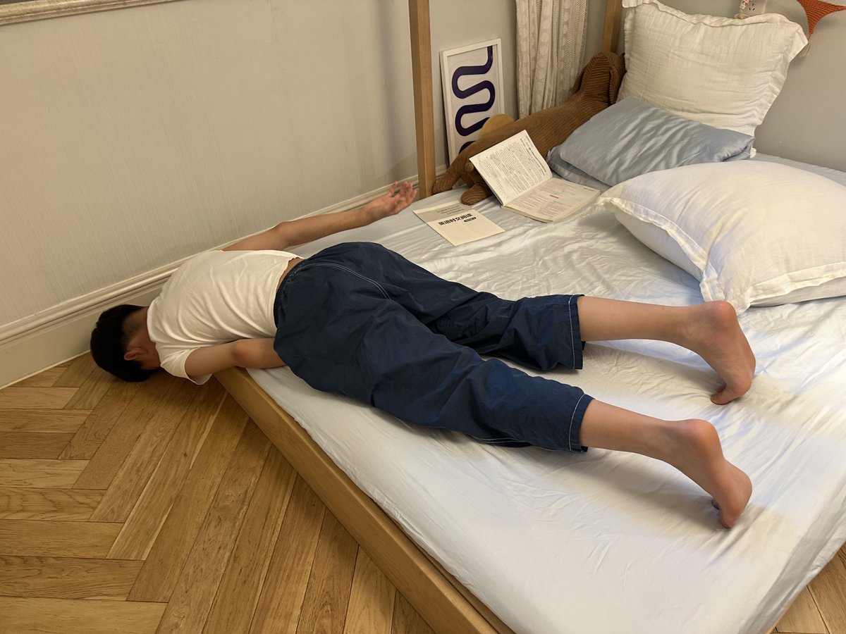 AliGTroy's tweet photo. 男高弟弟跟我说交了女朋友，但是我不想把他第一次交给外人，只能偷偷给他下了料，在外人得手之前，我先尝试一下 #迷玩 https://t.co/QVooQdamPq
