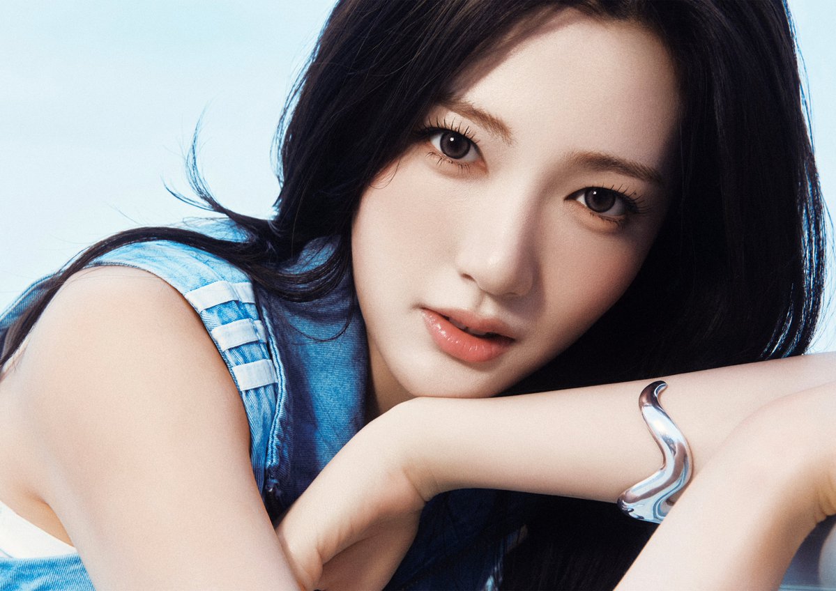 atheart_titan's tweet photo. AtHeart 【3!4!】 Concept Photo 2

💿 2026.08.19 WED 6PM (KST)

#AtHeart #앳하트 #AtHeart_3_4
#SEOHYEON #서현 https://t.co/q9Cw3PGsZG