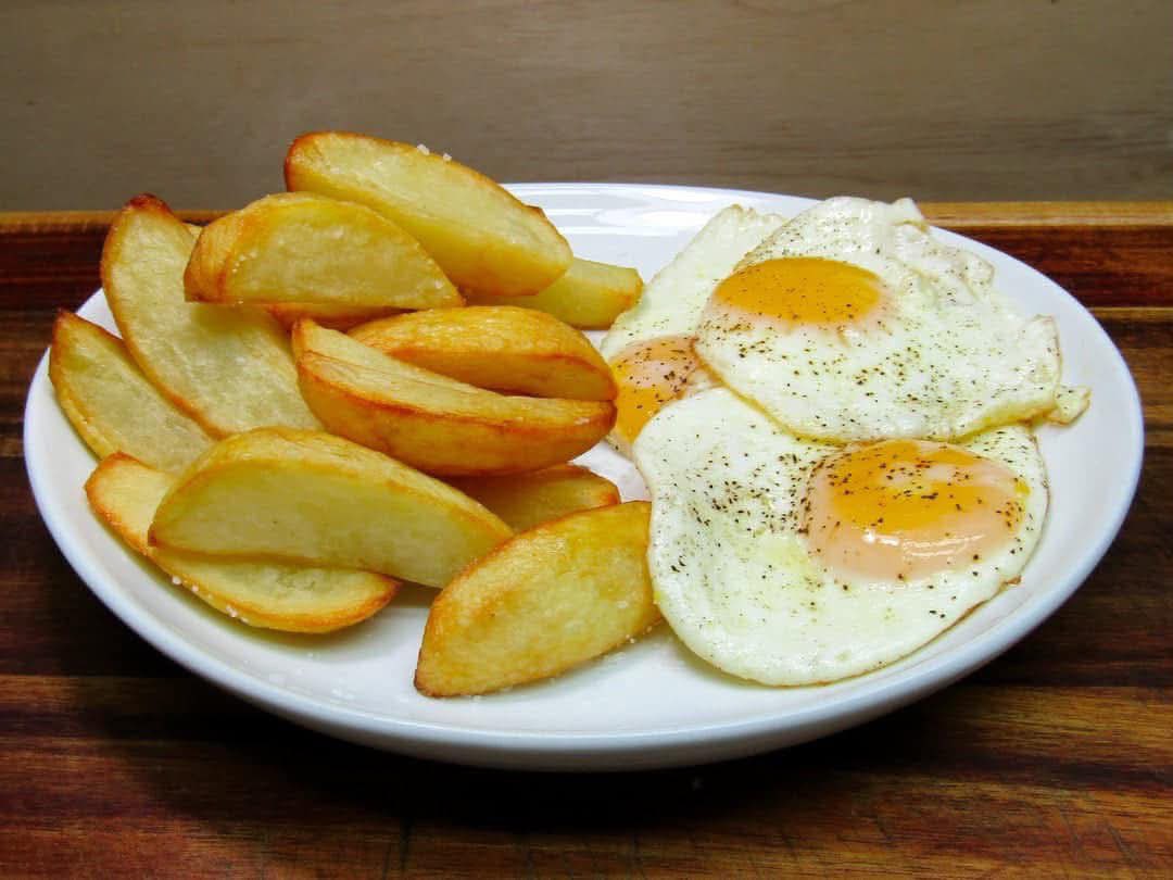 Talk2meeh's tweet photo. What is a “poor people food” you will eat no matter how rich you get? https://t.co/r2NAOAB3EJ