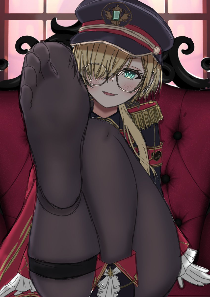 tubuanko_V's tweet photo. 軍服のあちゃんwip脚 https://t.co/9JRqArvw8Z