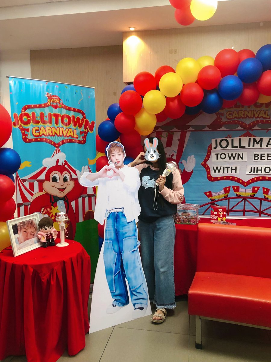 poldongie's tweet photo. ππππ
#JolliMayTown
#BeeWithJihoon https://t.co/0v6EPksxb0