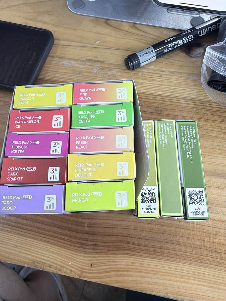 chisakinngu's tweet photo. 选择悦刻电子烟杆，极简设计，便捷舒适，随时随地享受清新的吸烟体验。
电子烟弹多种口味，悦刻让你感受不同风味的清新与顺滑，满足你的口感需求。
体验悦刻电子烟，科技与时尚完美结合，烟雾清新，带来健康舒适的每一口。
@tylersstudio https://t.co/NaWvqS54pn