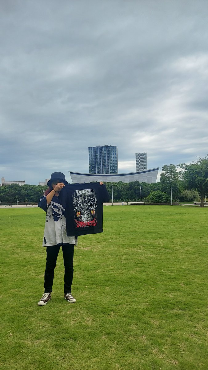 takehisa111's tweet photo. 有明アリーナ
奇跡のコラボじゃない？
今のとこ雨は降ってない https://t.co/fp9f9uMOlQ